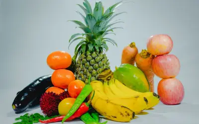WHAT ARE THE FRUITS AND VEGETABLES THAT WE NEED TO EAT TO HAVE A STRONG IMMUNE SYSTEM ?